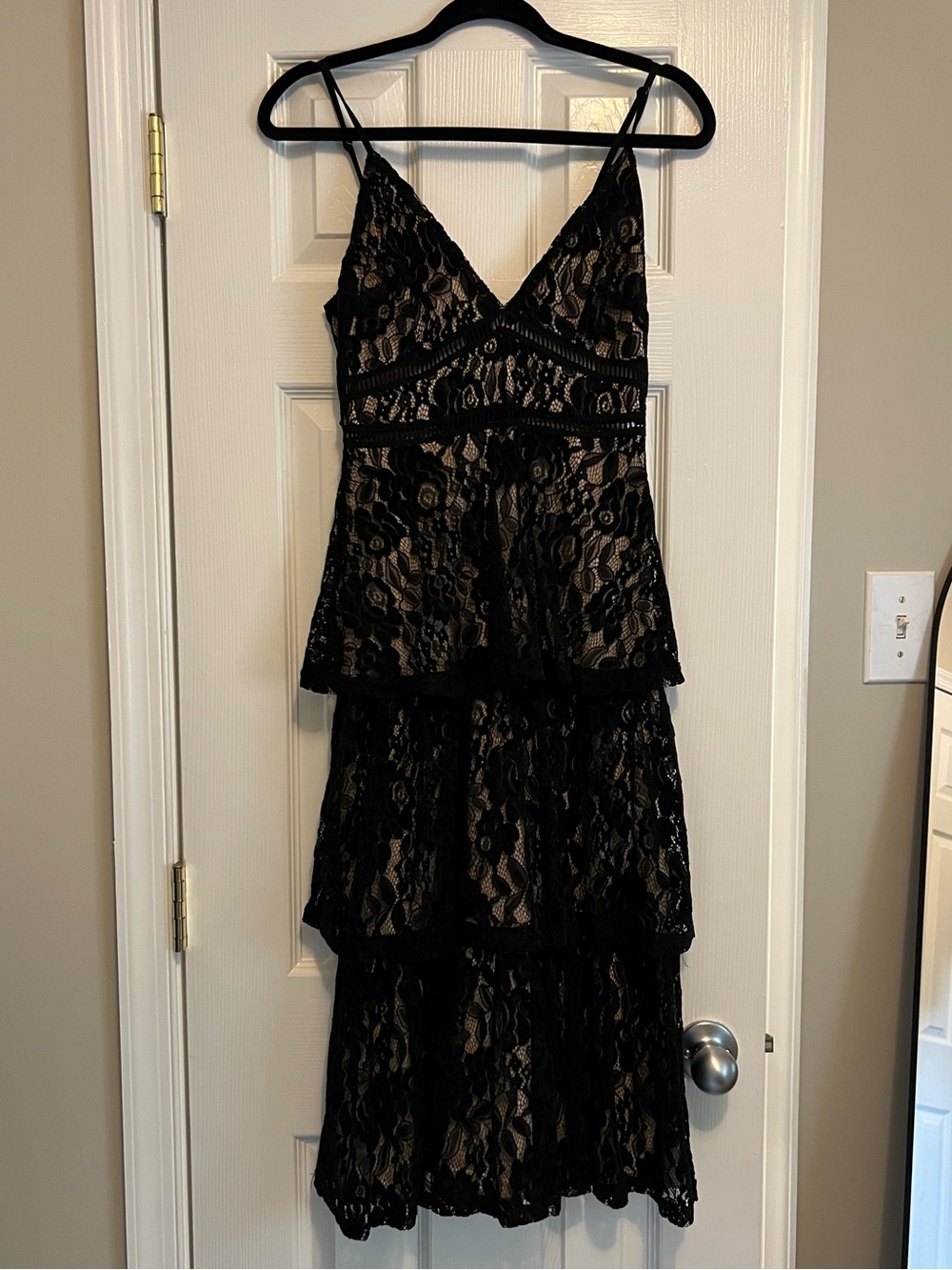 Lulu's Black Lace Tiered V-Neck Maxi Dress
